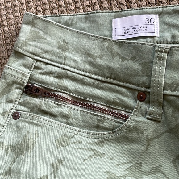 Gap green floral print jean leggings (sz 30) - Picture 10 of 13